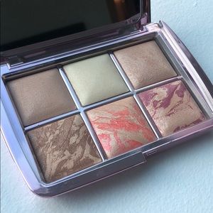 Hourglass Ambient lighting edit